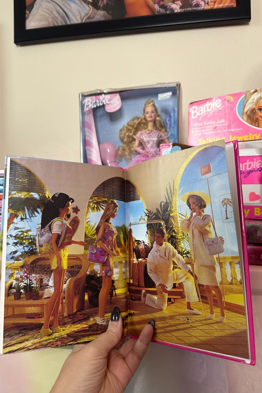 1999 BARBIE THE LEGEND OF THE PINK PEARL BOOK*