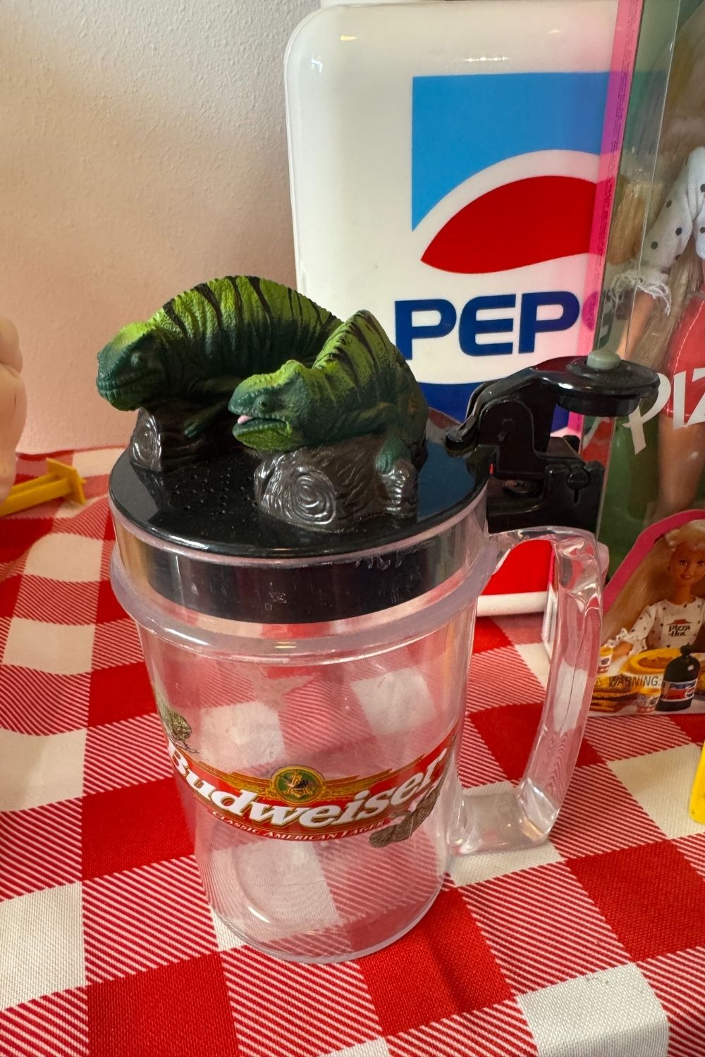 BUDWEISER LIZARDS MUG*