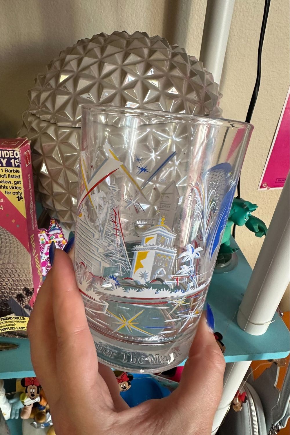 25th ANNIVERSARY DISNEY EPCOT GLASS*