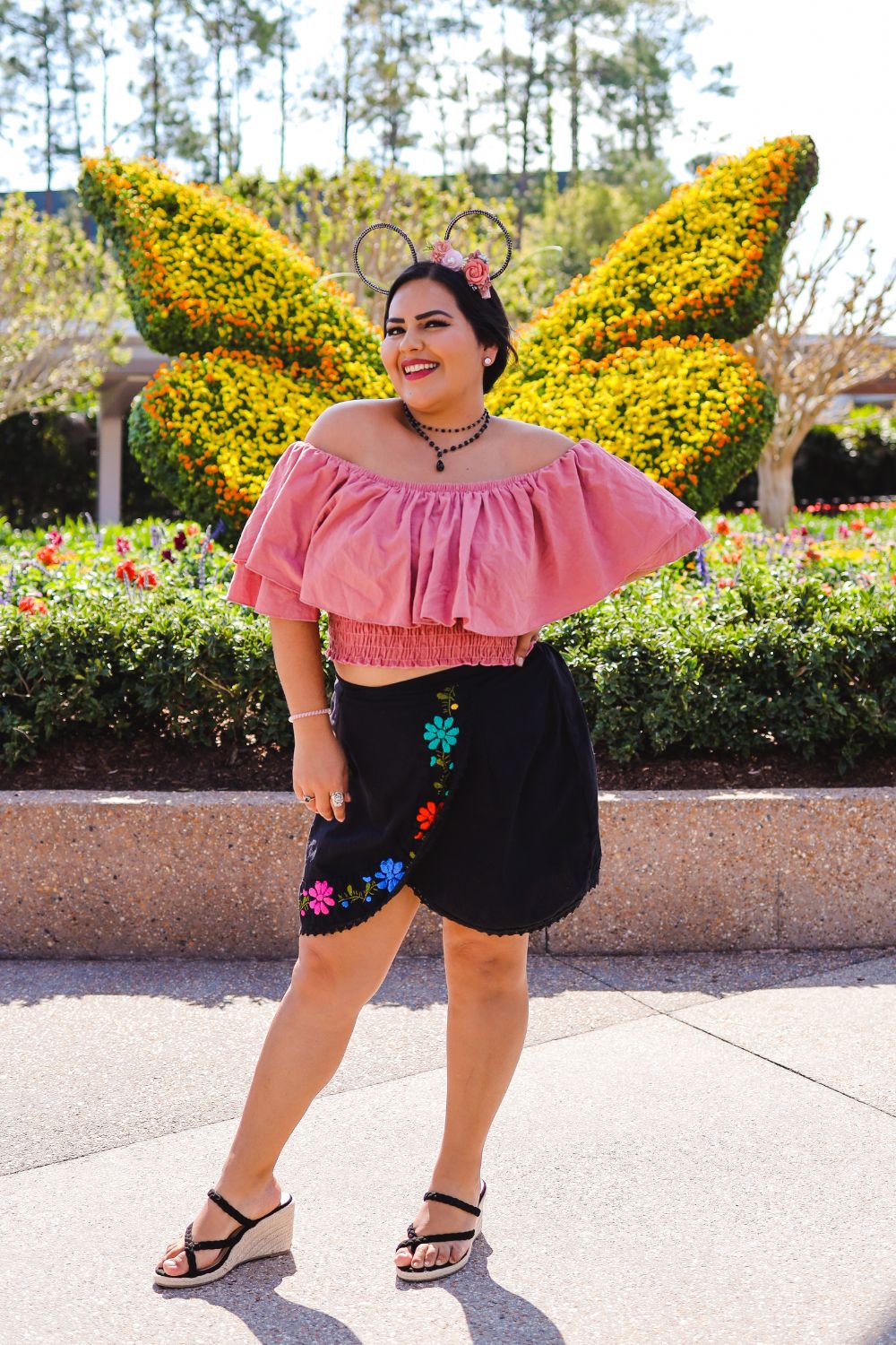 FLOWERS SURROUND ME OFF SHOULDER TOP