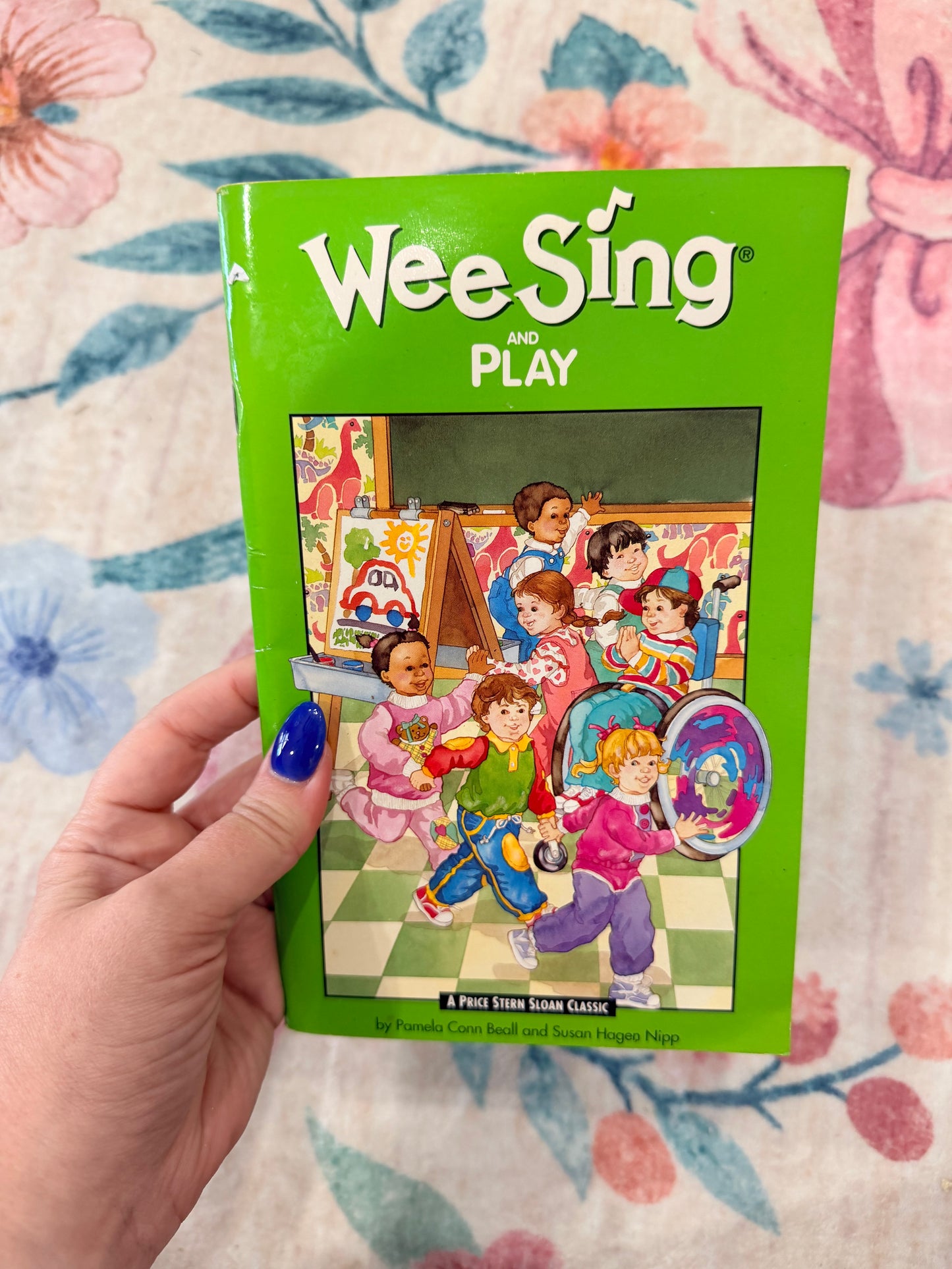 Wee sing and play book