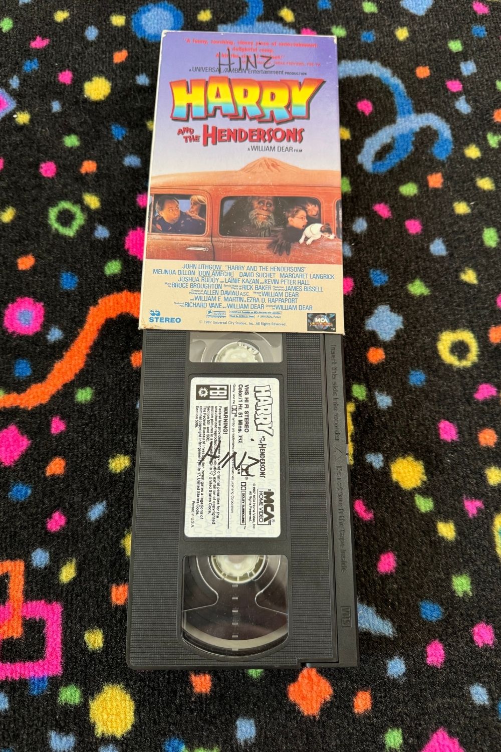 HARRY AND THE HENDERSON VHS*