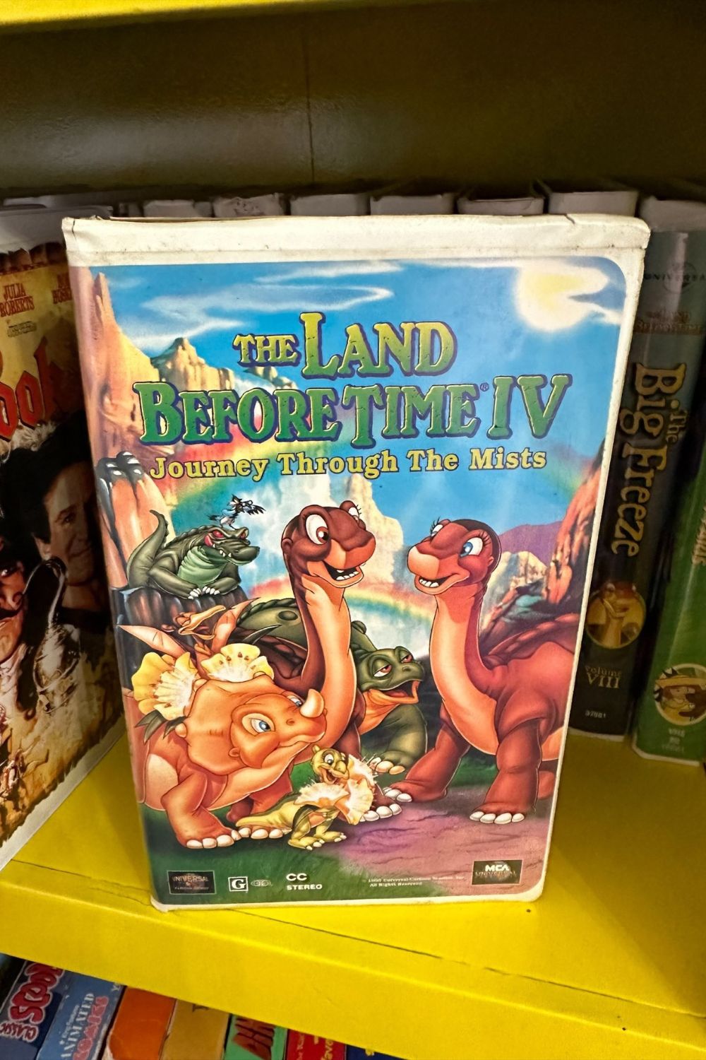 THE LAND BEFORE TIME IV: JOURNEY THROUGH THE MISTS VHS*