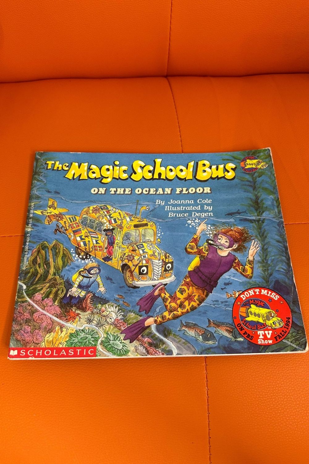 THE MAGIC SCHOOL BUS ON THE OCEAN FLOOR BOOK*