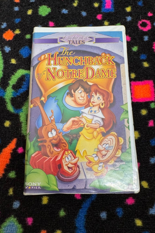 ENCHANTED TALES: THE HUNCHBACK OF NOTRE DAME VHS*