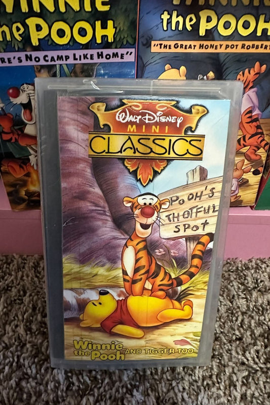 WINNIE THE POOH AND TIGGER TOO VHS*