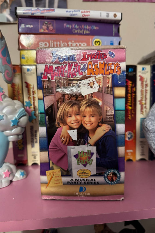 MARY-KATE AND ASHLEY OLSEN MALL PARTY VHS*