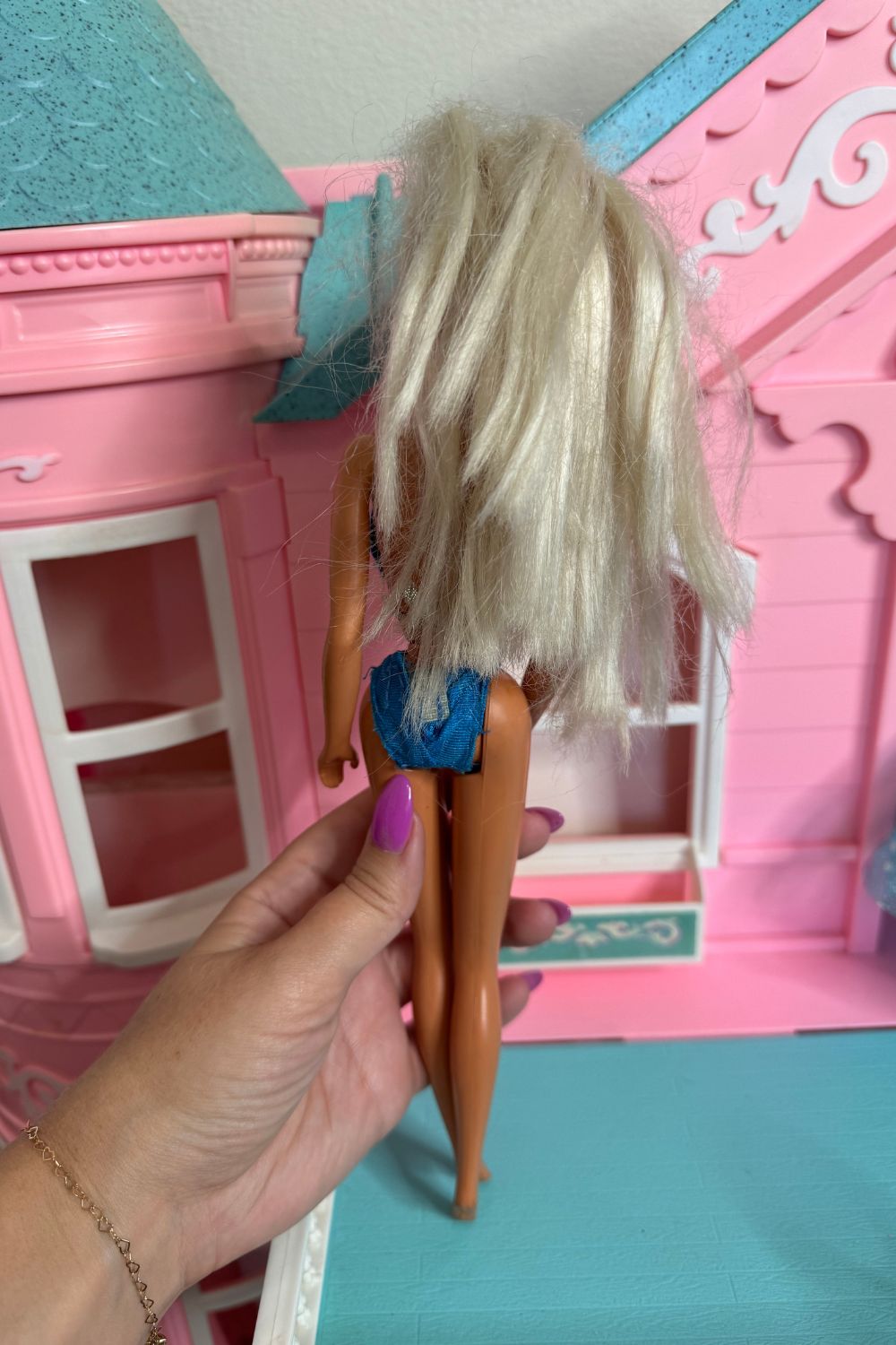 SPARKLE BEACH BARBIE*