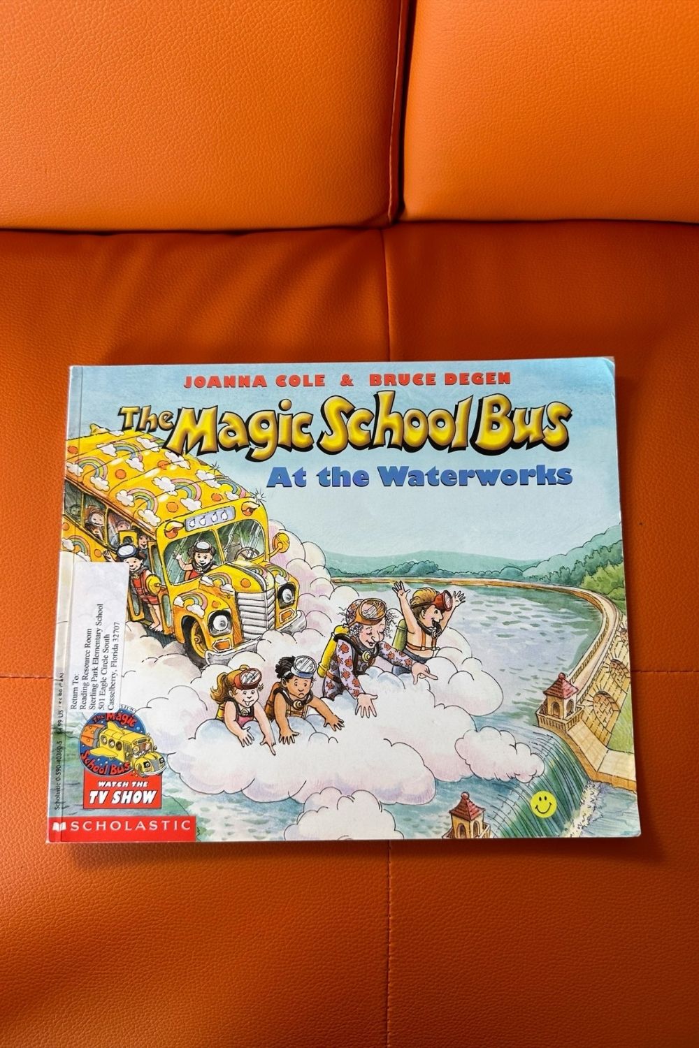 MAGIC SCHOOL BUS: AT THE WATERWORKS BOOK*