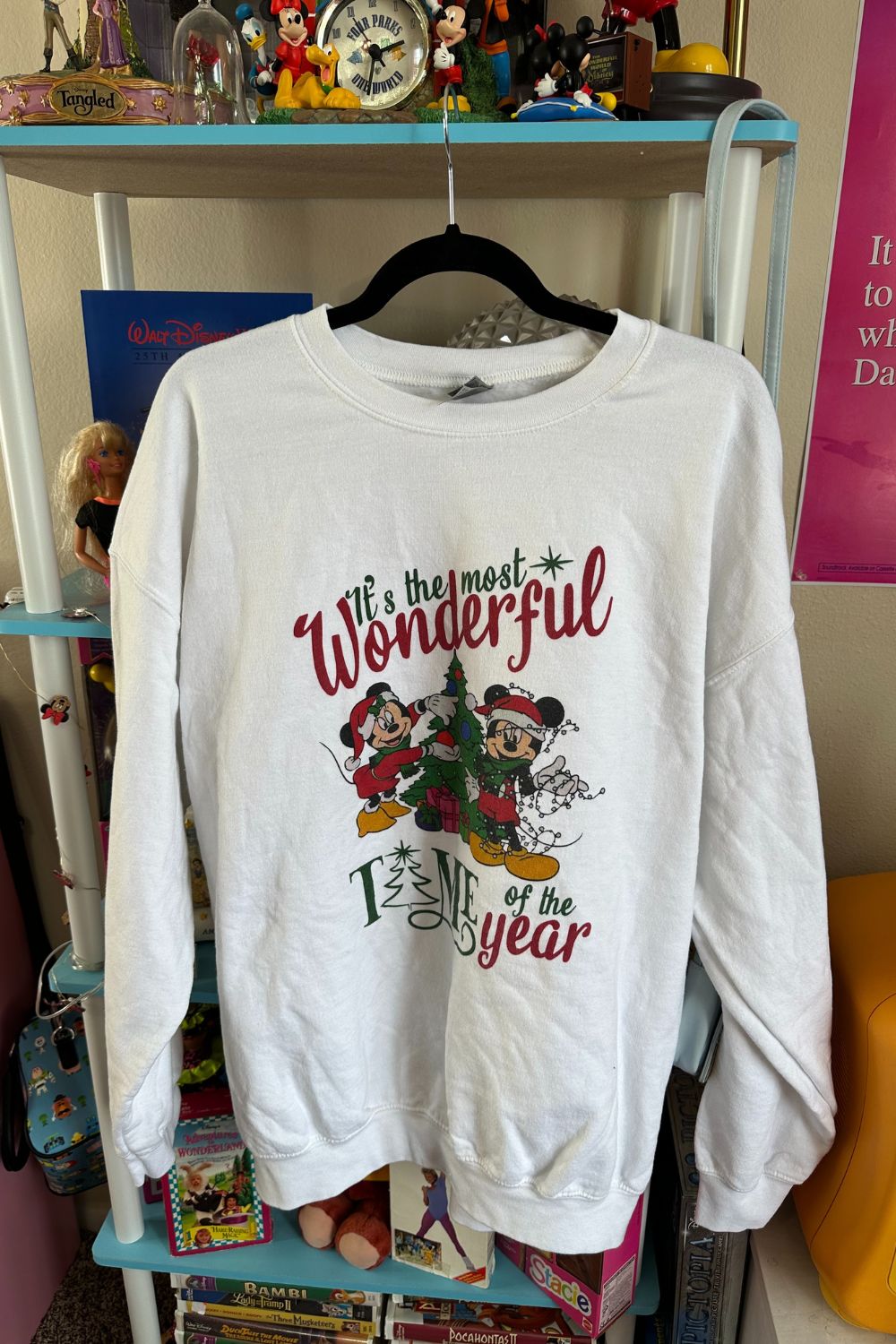 MICKEY & MINNIE -IT'S THE MOST WONDERFUL TIME OF THE YEAR SWEATSHIRT - SIZE XL*