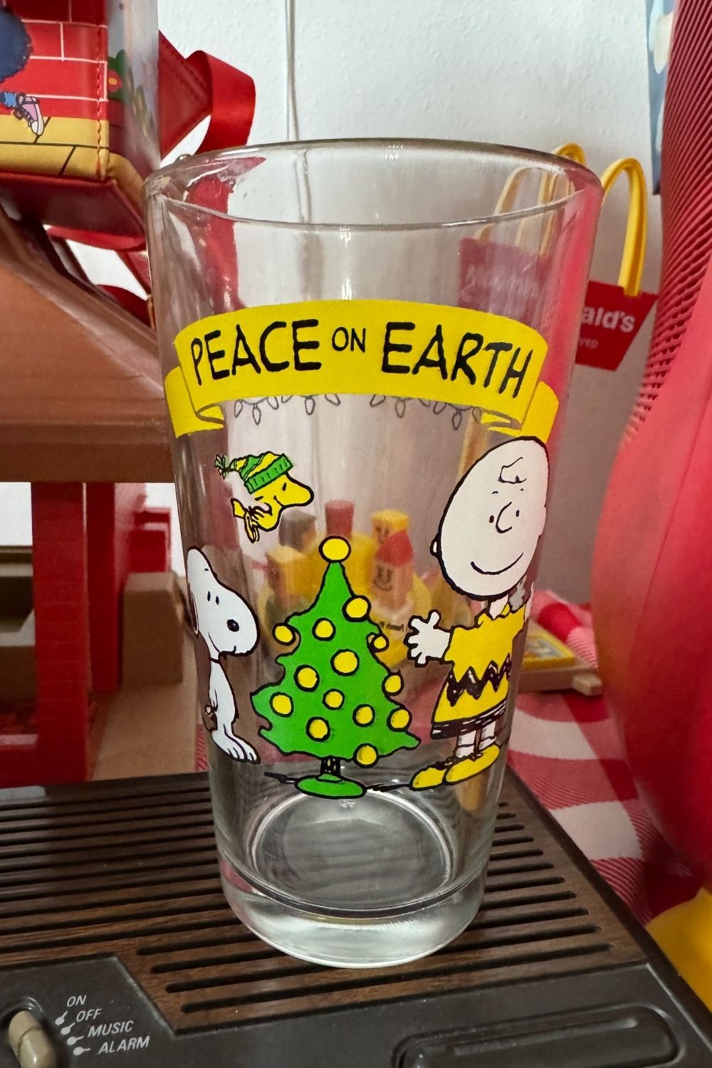 2011 PEANUTS PEACE ON EARTH GLASS*