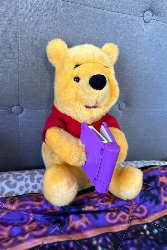 2000 WINNIE THE POOH STORY TELLING PLUSH (NO CARTRIDGE)*