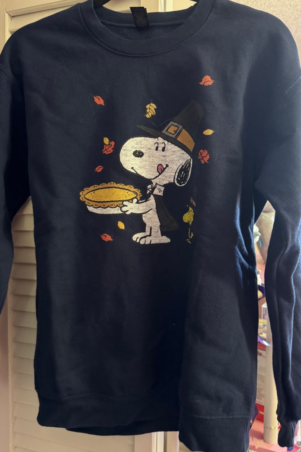 PEANUTS THANKSGIVING BRAND NEW SWEATSHIRT - SIZE S*