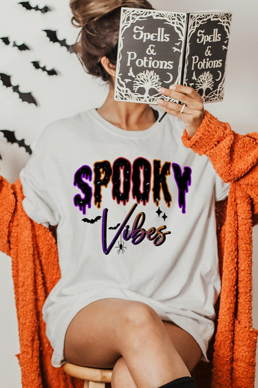 SPOOKY VIBES TEE- CURVY