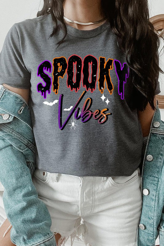 SPOOKY VIBES TEE- CURVY