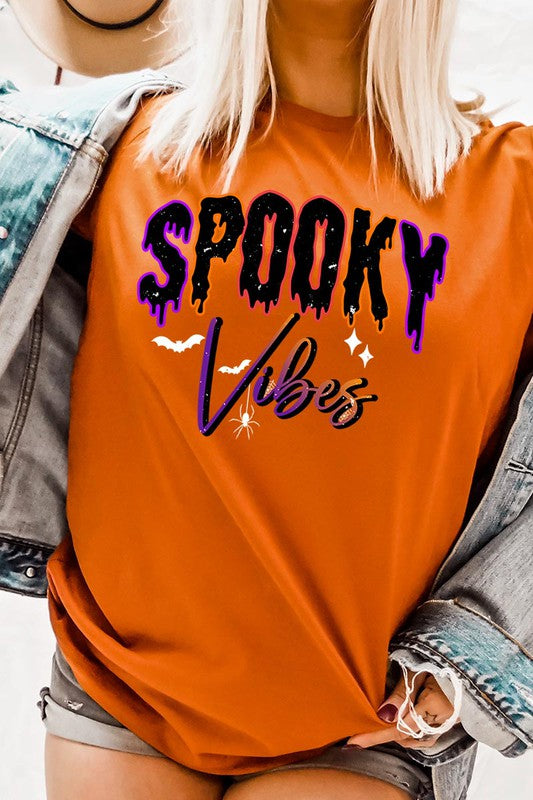 SPOOKY VIBES TEE- CURVY