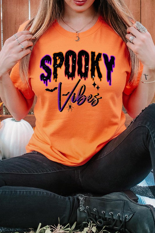 SPOOKY VIBES TEE- CURVY