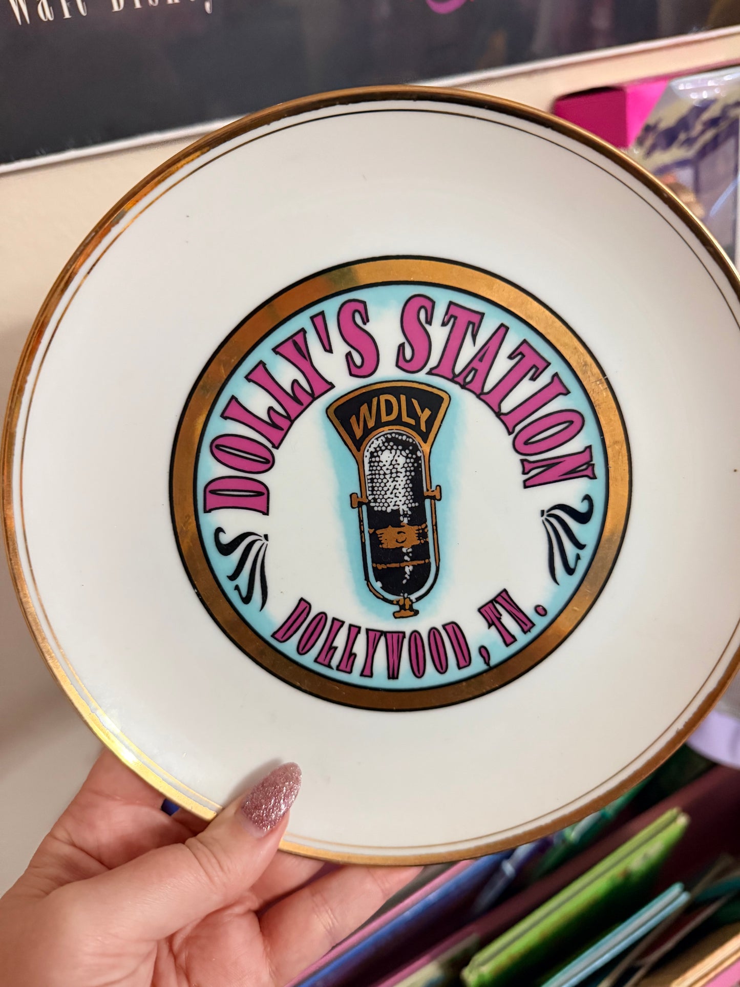 Dollys station Dollywood tn plate