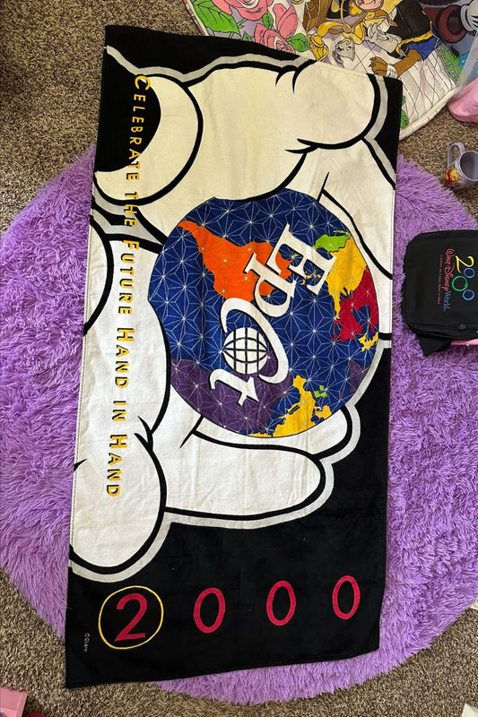 EPCOT 2000 CELEBRATE THE FUTURE HAND IN HAND TOWEL*