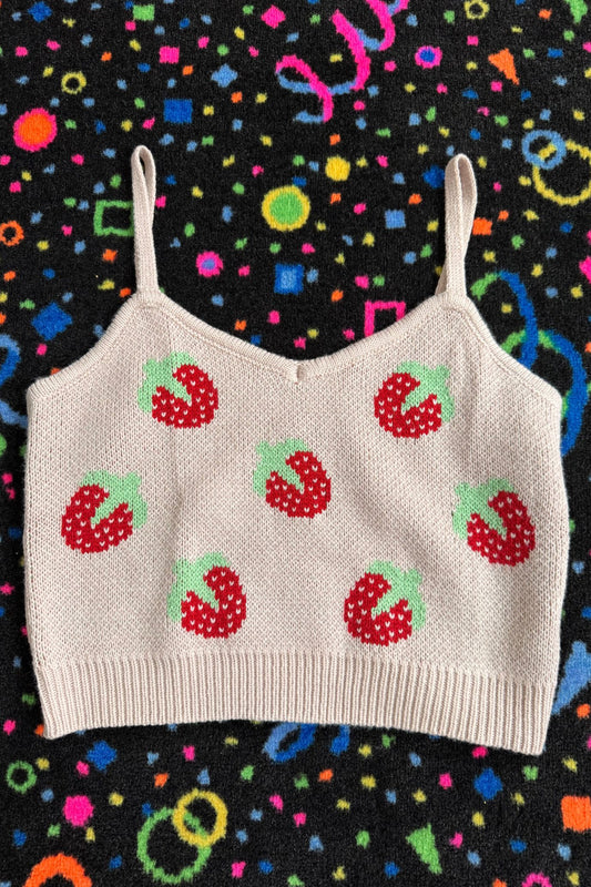 STRAWBERRY SWEATER CROP TOP - L*