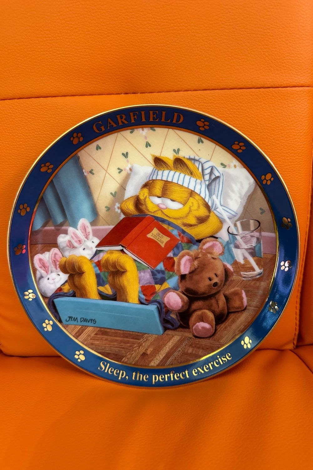 GARFIELD - SLEEP, THE PERFECT EXERCISE DECORATIVE PLATE*