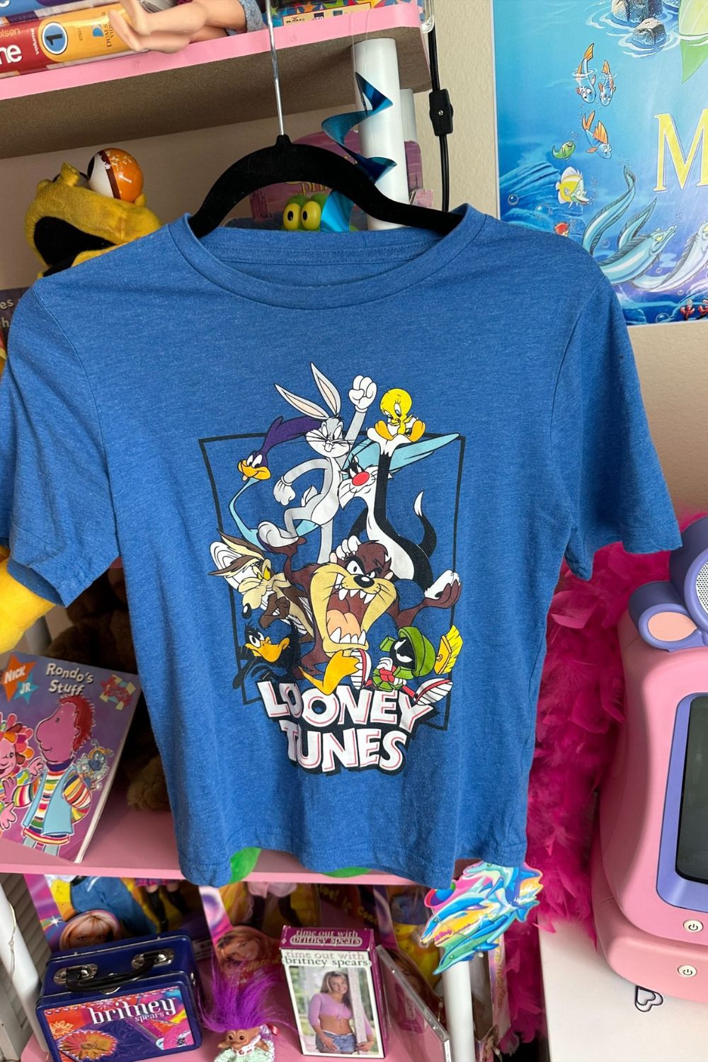 LOONEY TUNES CHARACTER TEE SIZE LARGE*