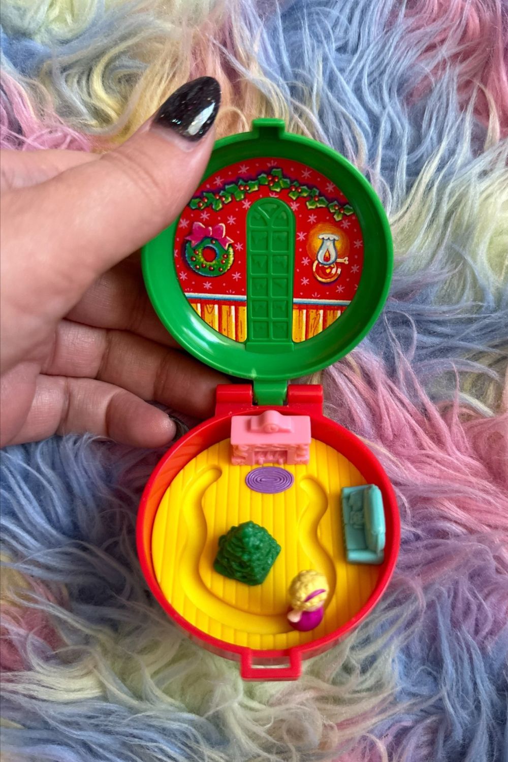 1993 MCDONALDS POLLY POCKET PLAYSET TOTALLY TOY HOLIDAY COMPACT CHRISTMAS WREATH*