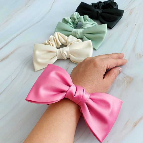 SUNNY SATIN KNOT SCRUNCHIE