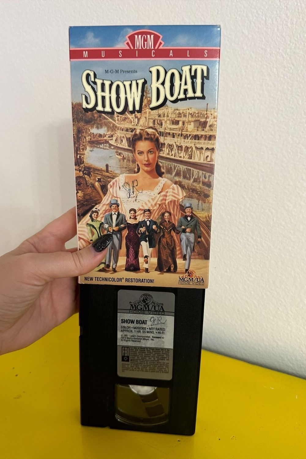 SHOWBOAT VHS*