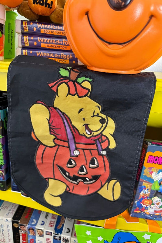 90's VINTAGE WINNIE THE HALLOWEEN FLAG*