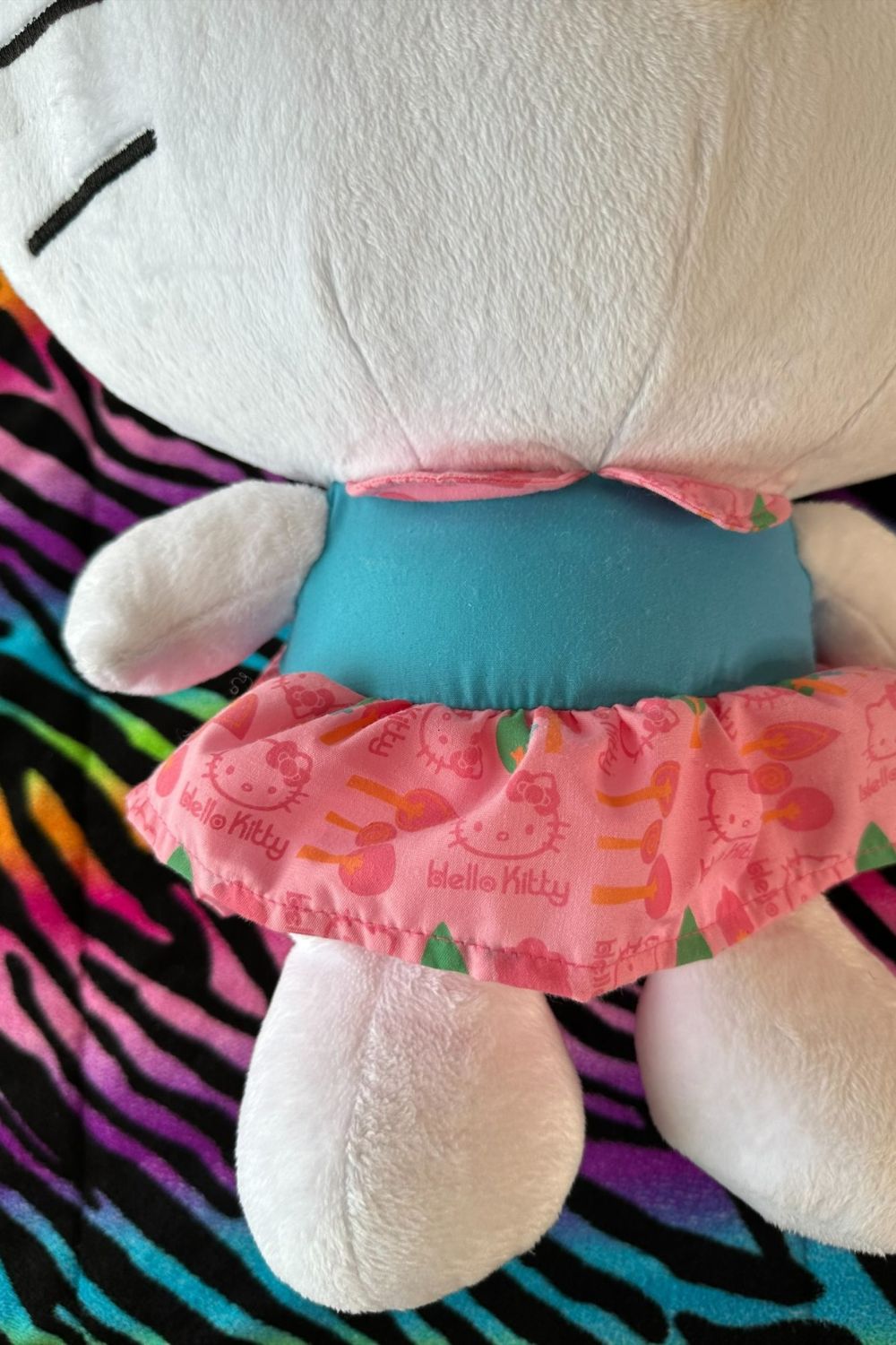 HELLO KITTY WITH HELLO KITTY PRINT DRESS PLUSH*