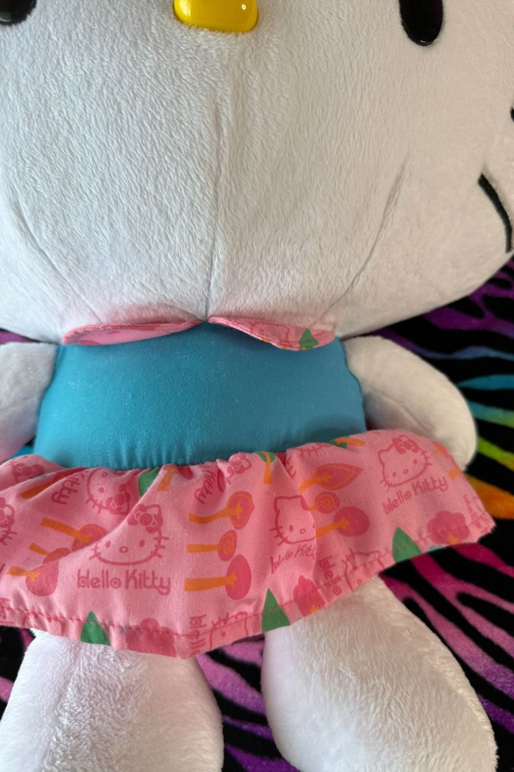 HELLO KITTY WITH HELLO KITTY PRINT DRESS PLUSH*