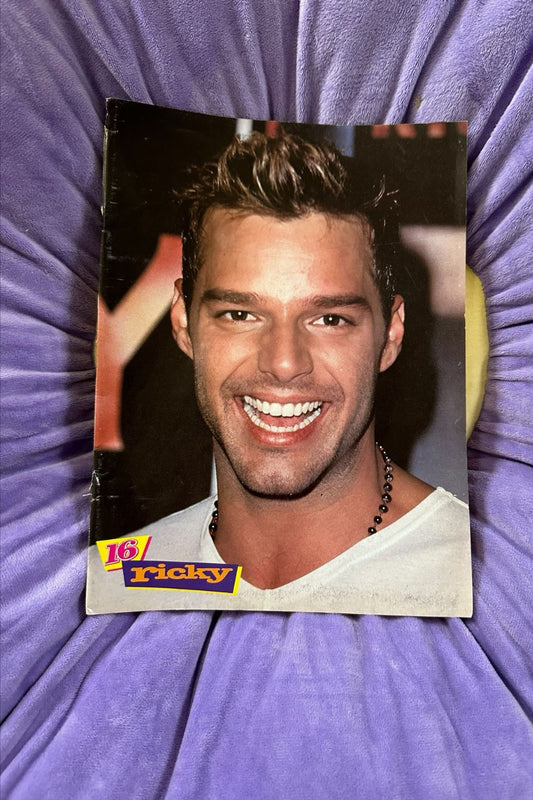 OCTOBER 1999 16 MAGAZINE RICKY MARTIN MAGAZINE PAGE*