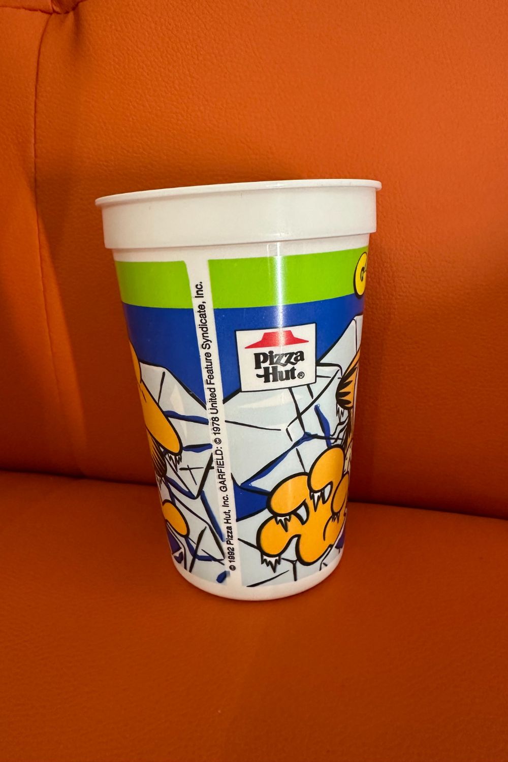 1993 PIZZA HUT GARFIELD ON ICE CUP*