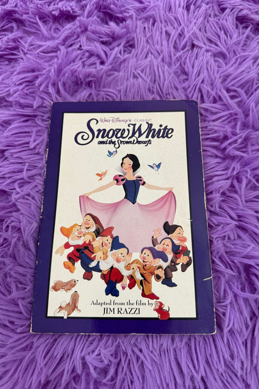 SNOW WHITE AND THE SEVEN DWARFS BOOK*