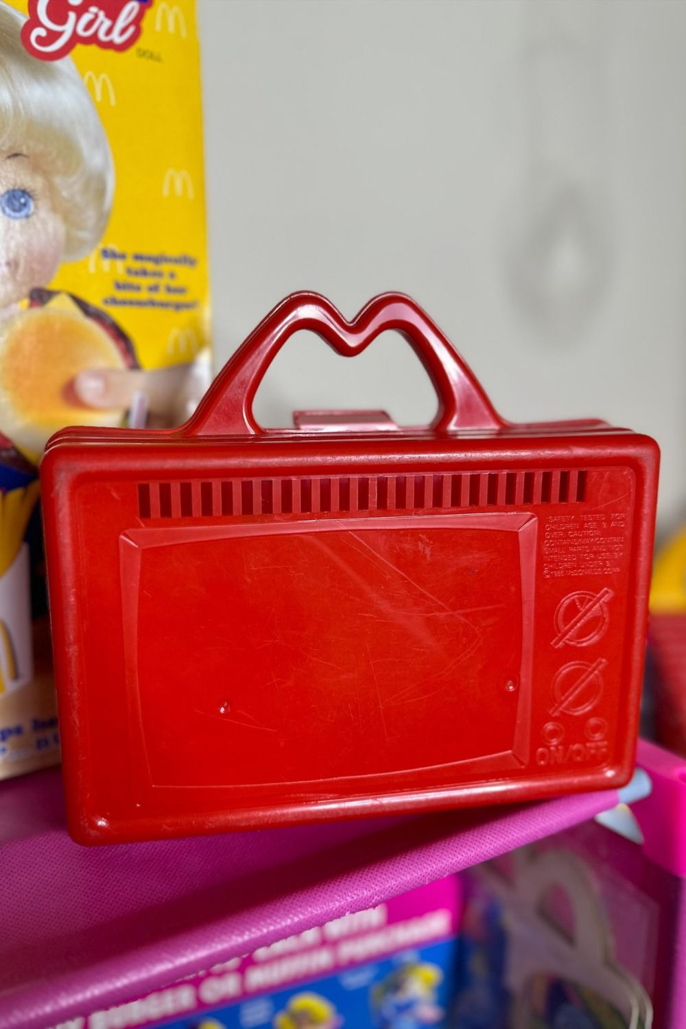 RED MCDONALDLAND LUNCHBOX*