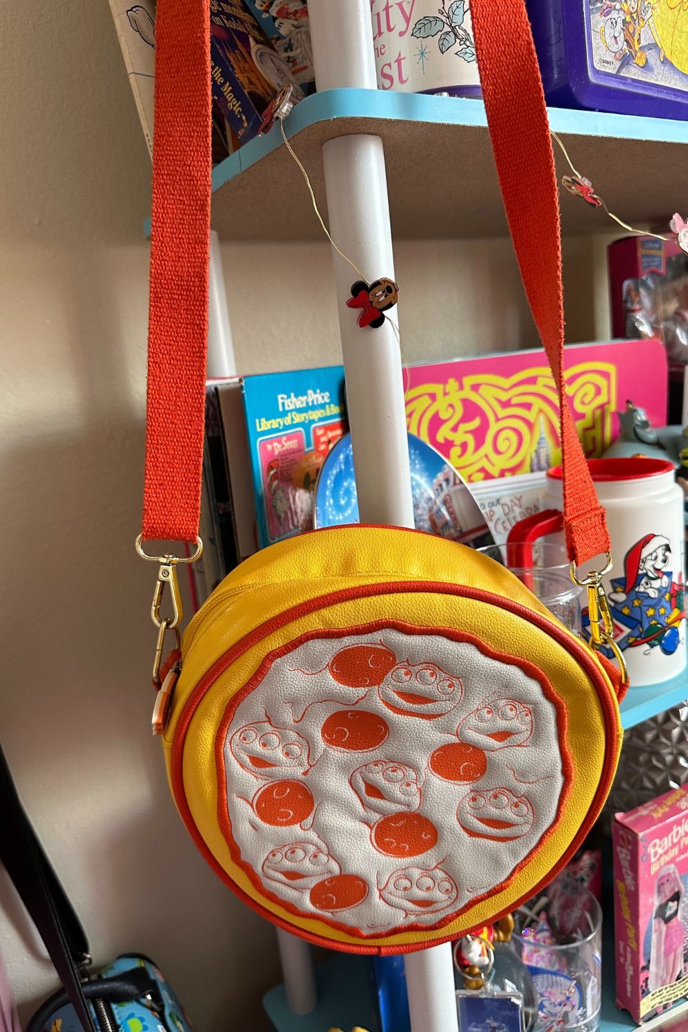 DISNEY’S PIXAR TOY STORY PIZZA PLANET ALIENS CROSSBODY BAG*