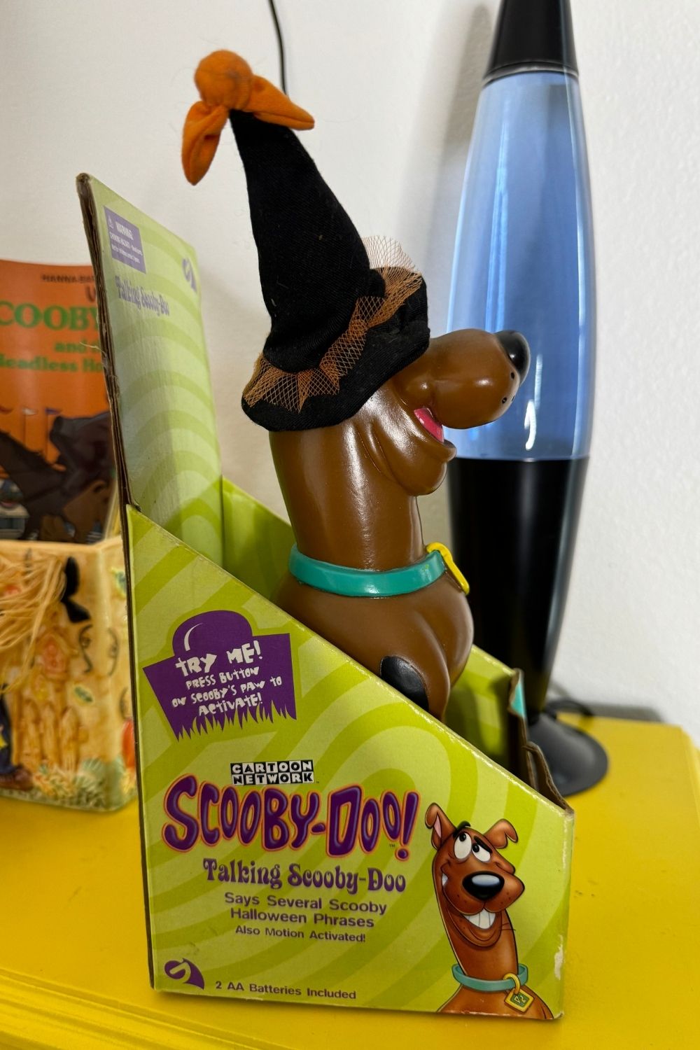 VINTAGE 2000 SCOOBY-DOO MOTION ACTIVATED TALKING DOG HALLOWEEN TOY W/ WITCH HAT*