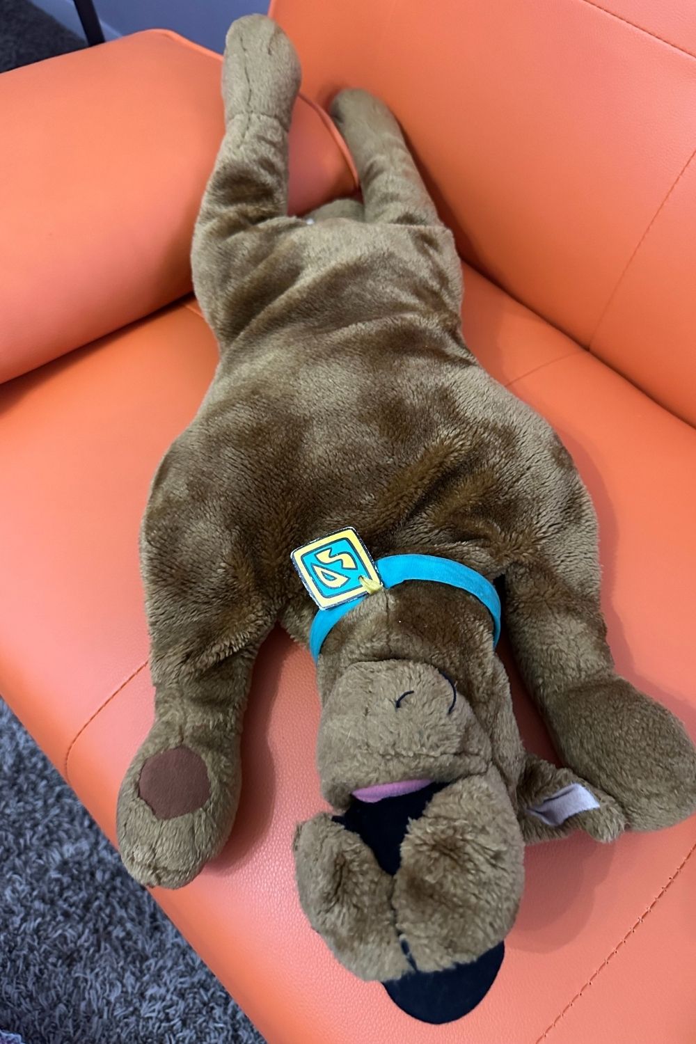 TALKING SCOOBY-DOO LAYING PLUSH*