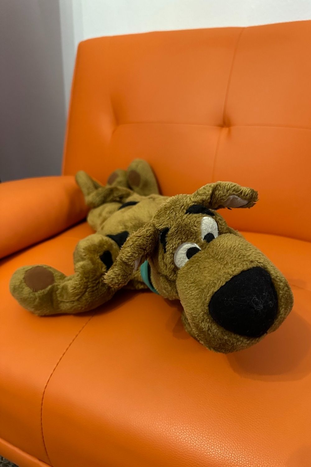 TALKING SCOOBY-DOO LAYING PLUSH*