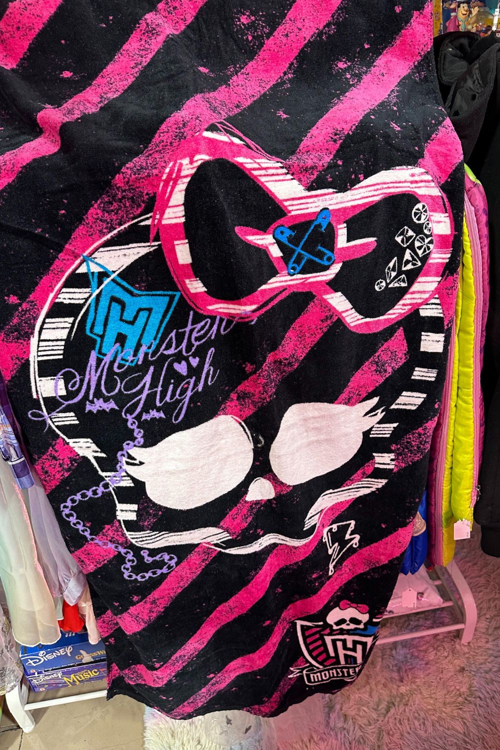 MONSTER HIGH POOL TOWEL*