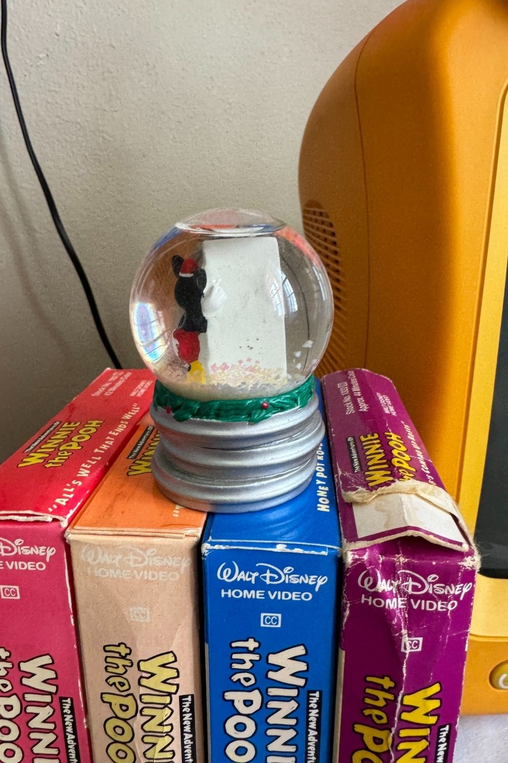 2004 JCPENNEY DISNEY SNOW GLOBE*