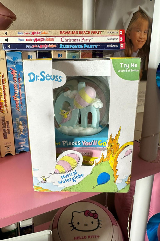 DR. SEUSS, OH THE PLACES YOU'LL GO! MUSICAL WATER GLOBE*