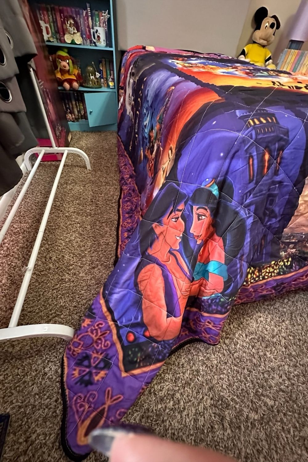 QUEEN SIZE ALADDIN QUILT*