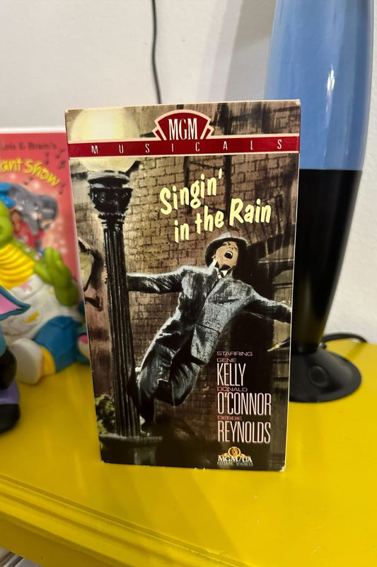 SINGING IN THE RAIN VHS*