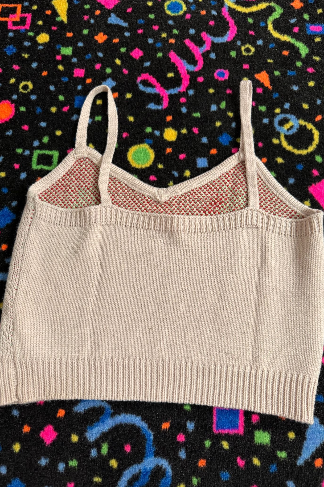 STRAWBERRY SWEATER CROP TOP - L*