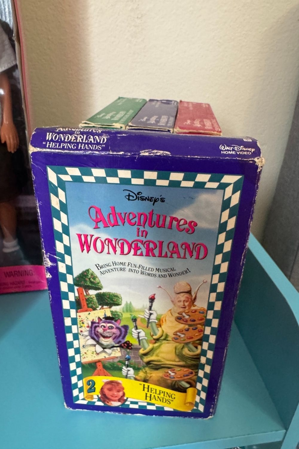 DISNEY'S ADVENTURES IN WONDERLAND VHS*