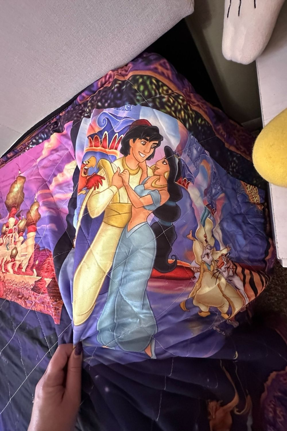 QUEEN SIZE ALADDIN QUILT*