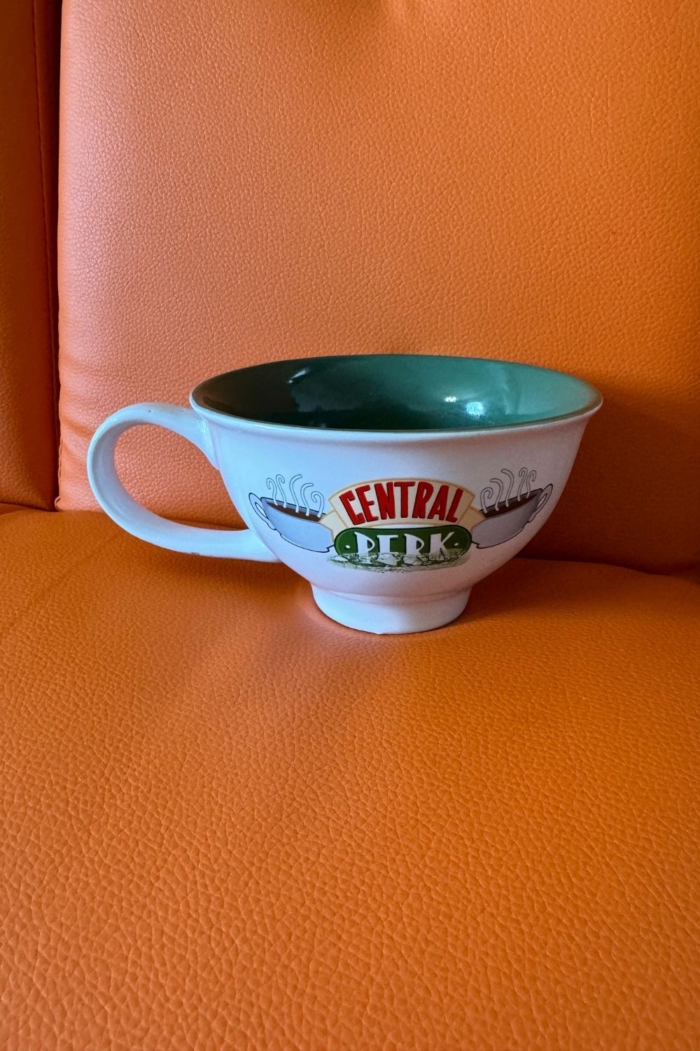 CENTRAL PERK MUG*