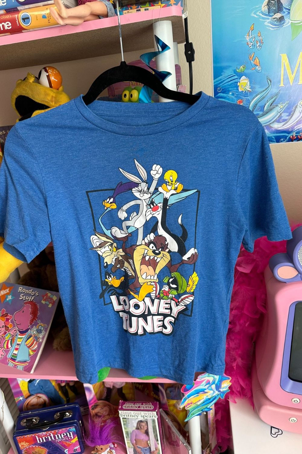 LOONEY TUNES CHARACTER TEE SIZE LARGE*